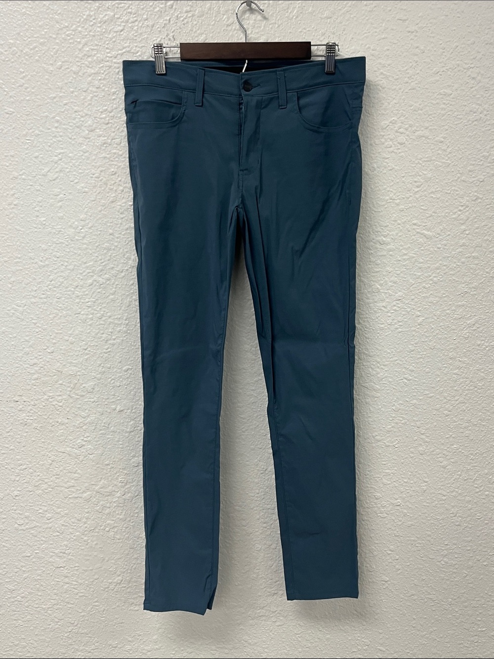 Dkny Men’s Teal Tech Pants 32x32
#1311